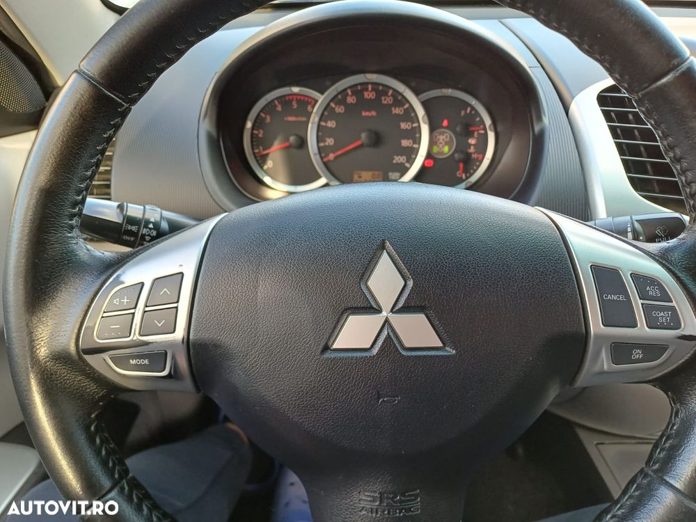 Mitsubishi L200 Pick Up 4x4 Invite Double Cab - 9