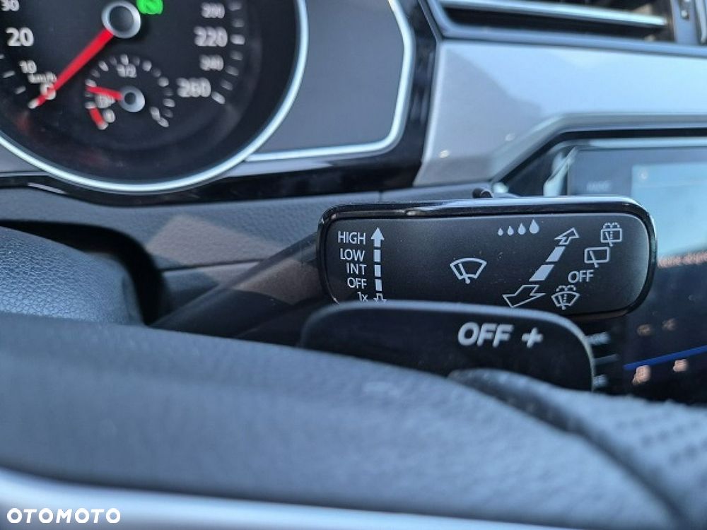 Volkswagen Passat - 32