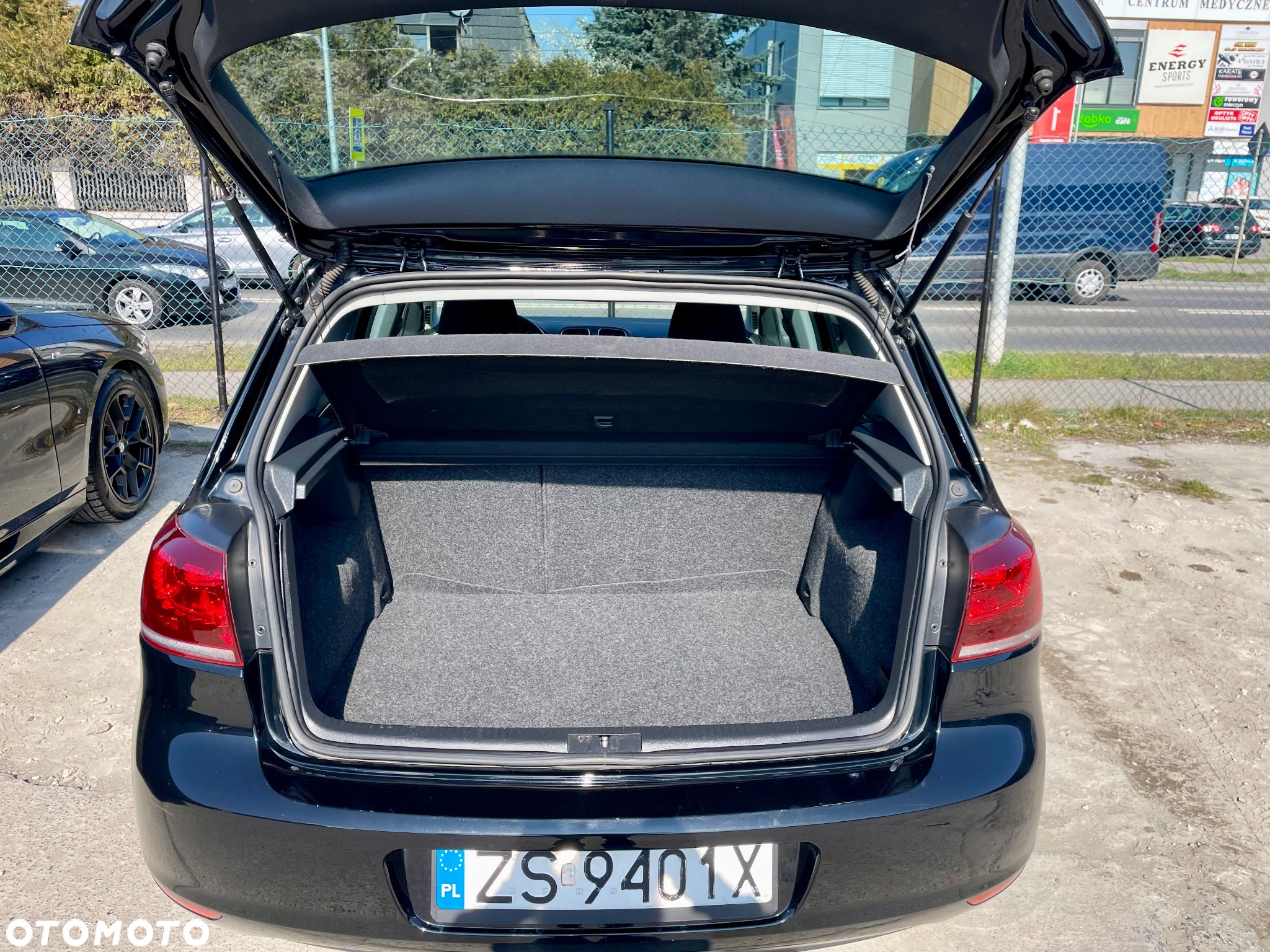 Volkswagen Golf - 33