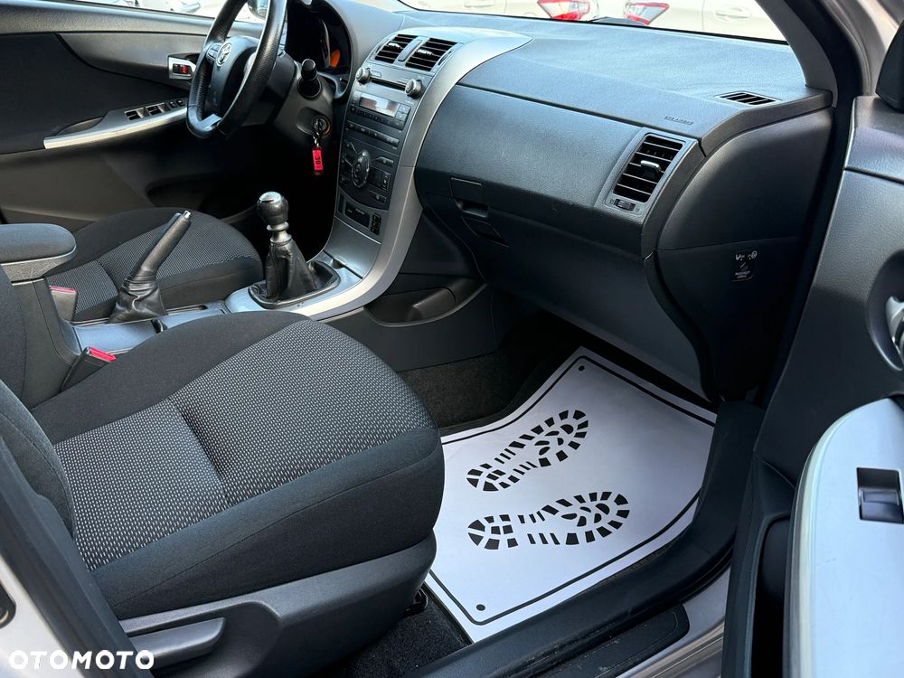 Toyota Corolla 1.6 Premium - 12