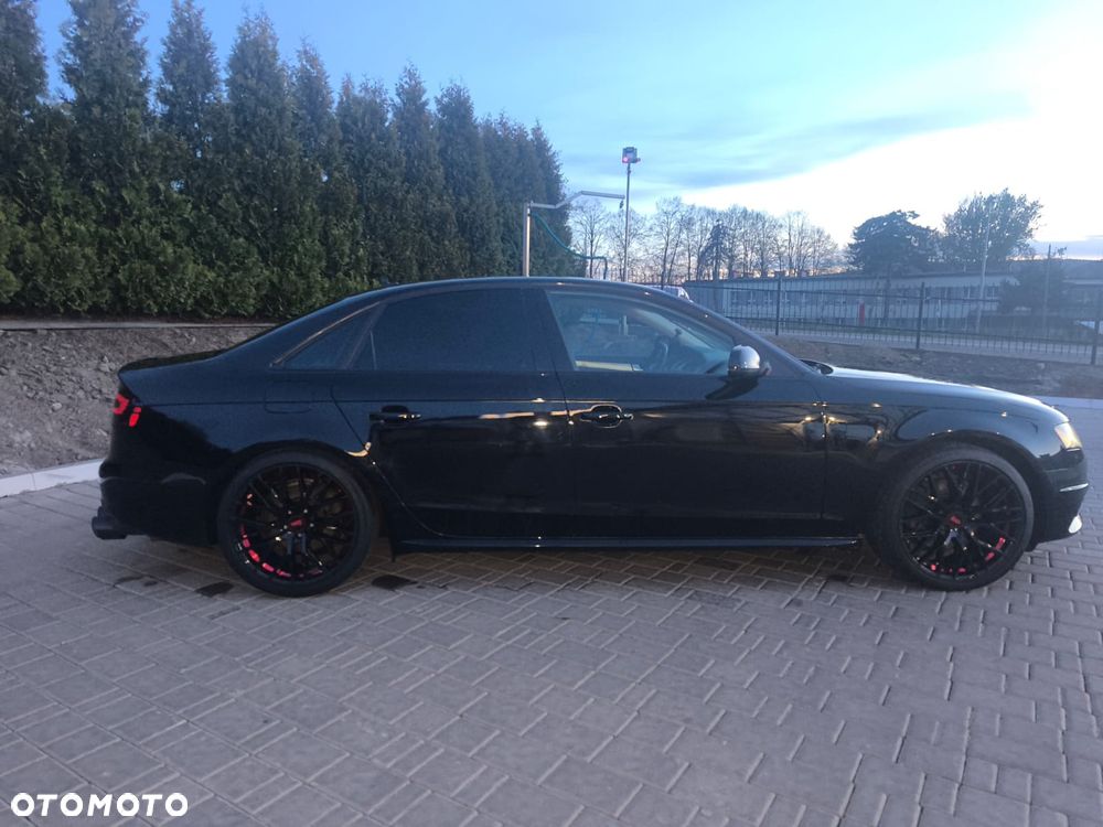 Audi A4 Limousine - 4