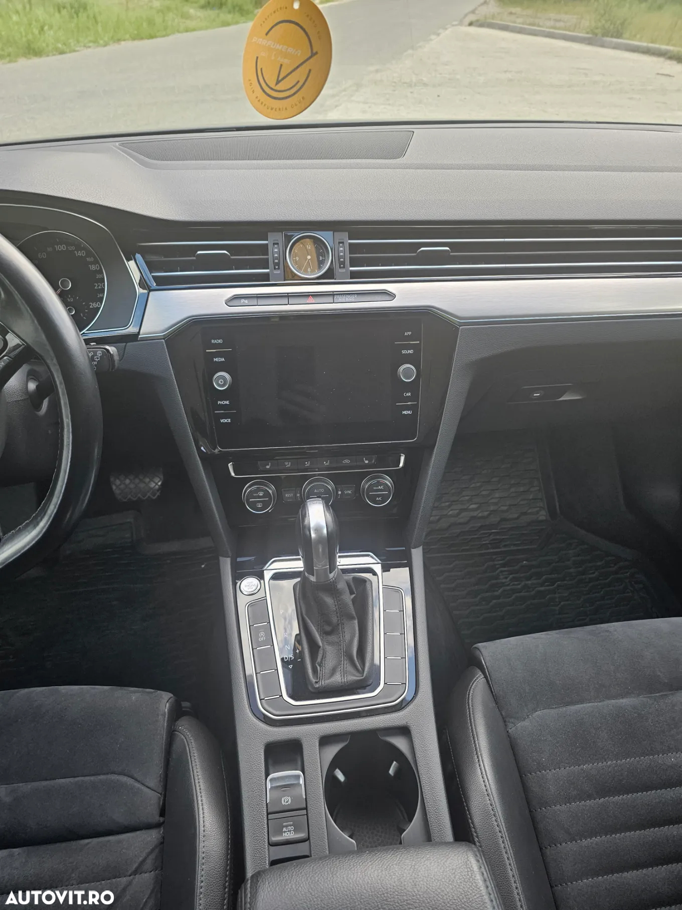 Volkswagen Passat Variant 2.0 TDI DSG 4Motion Highline - 11