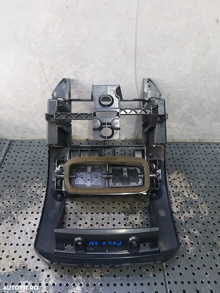 Rama cd player guri ventilatie vw polo 9n 6q0858069n - 2