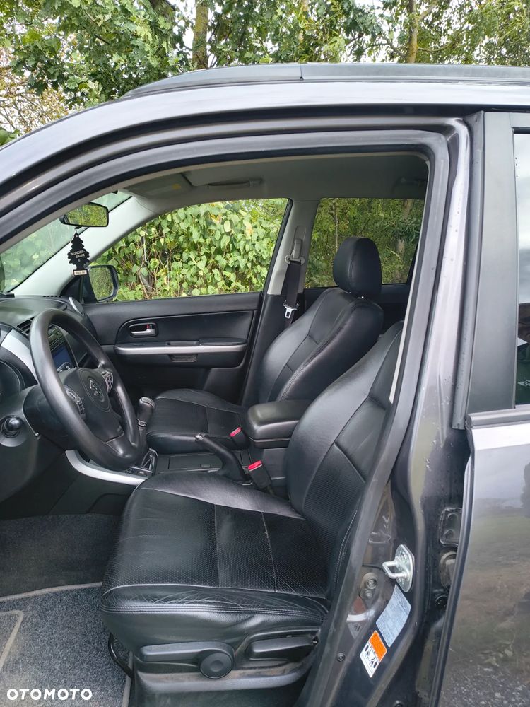 Suzuki Grand Vitara 2.4 De Luxe - 6