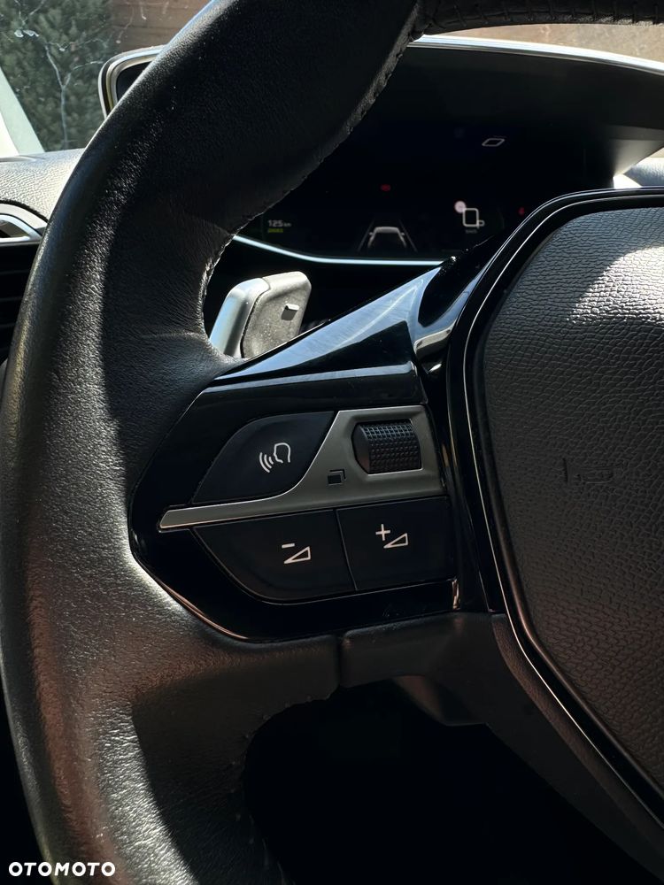 Peugeot 2008 1.2 PureTech Allure S&S EAT8 - 22