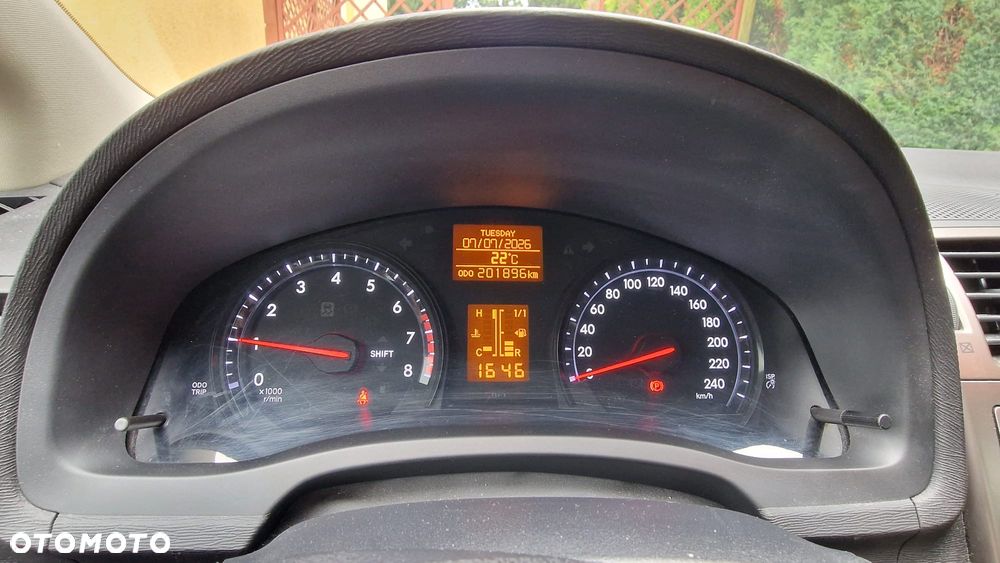Toyota Avensis 1.8 Premium - 8