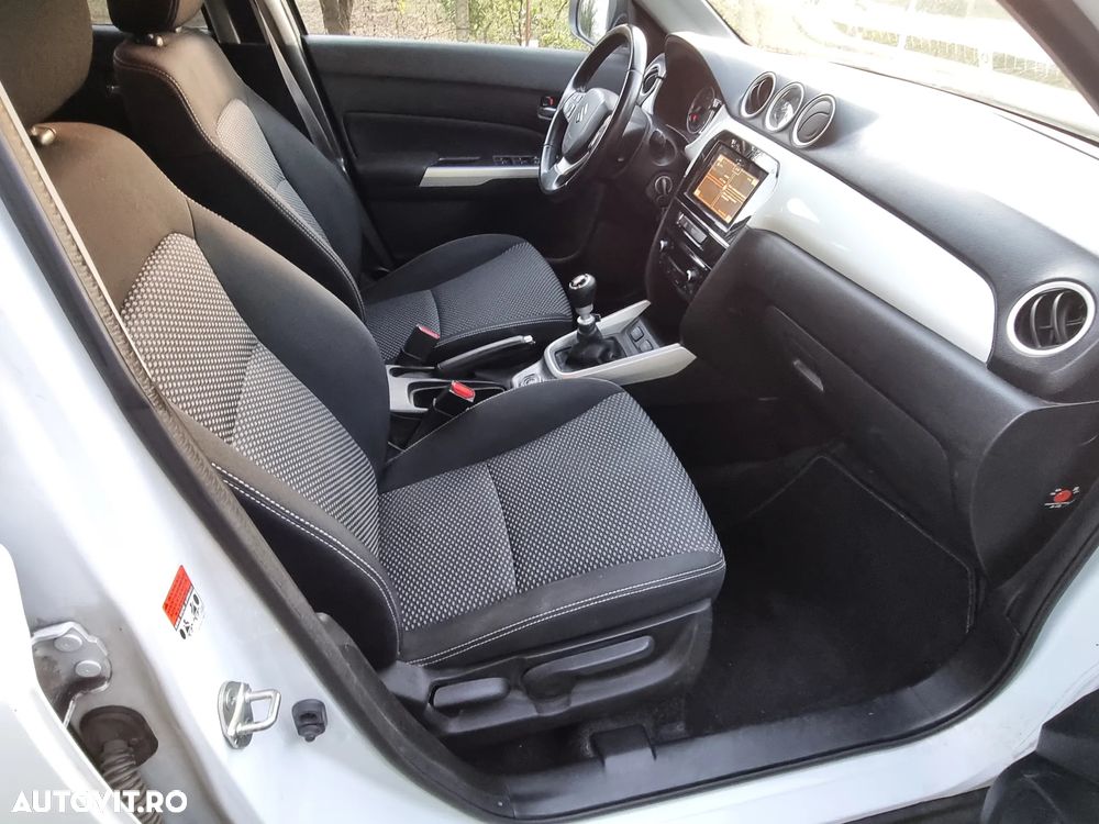 Suzuki Vitara 1.6 DDIS 4X4 Luxus - 9