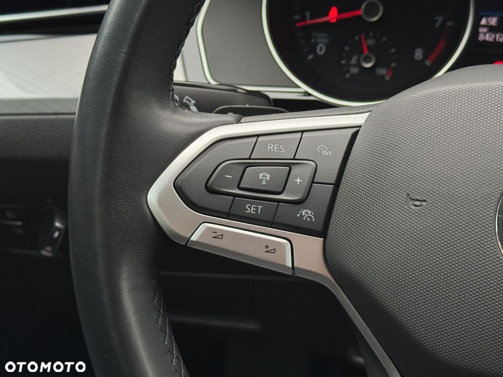 Volkswagen Passat Variant 2.0 TSI Business DSG - 16