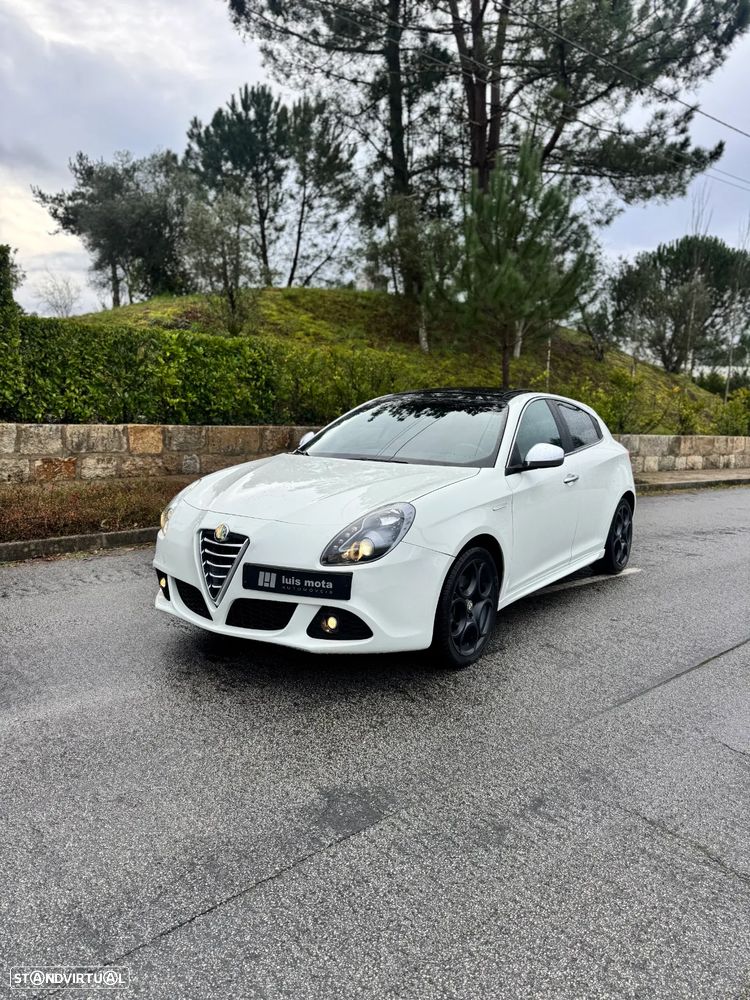 Alfa Romeo Giulietta 2.0 JTDM Distinctive - 1