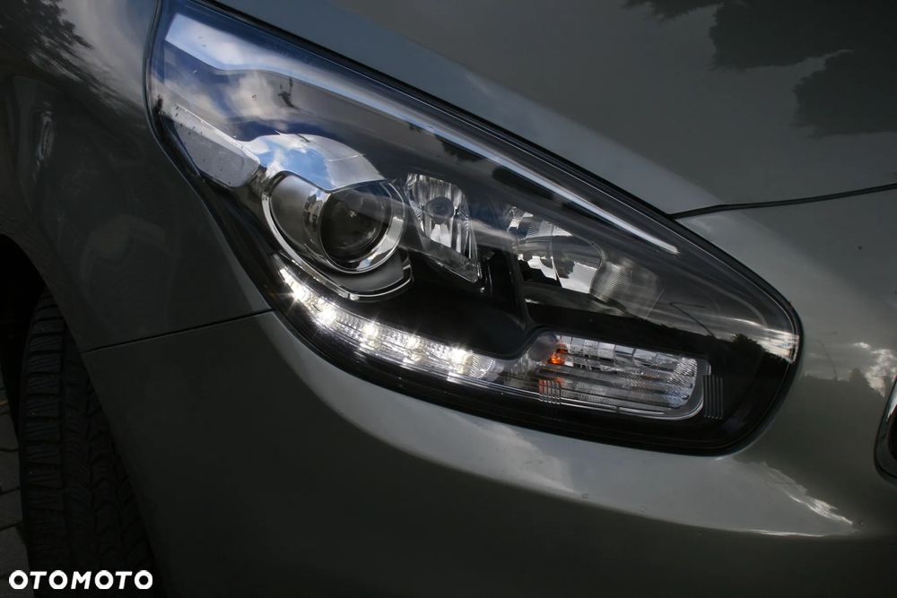 Kia Carens 1.7 CRDi M 7os - 15
