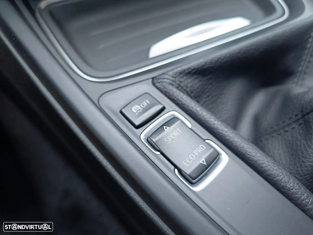 BMW 320 d Line Sport - 17