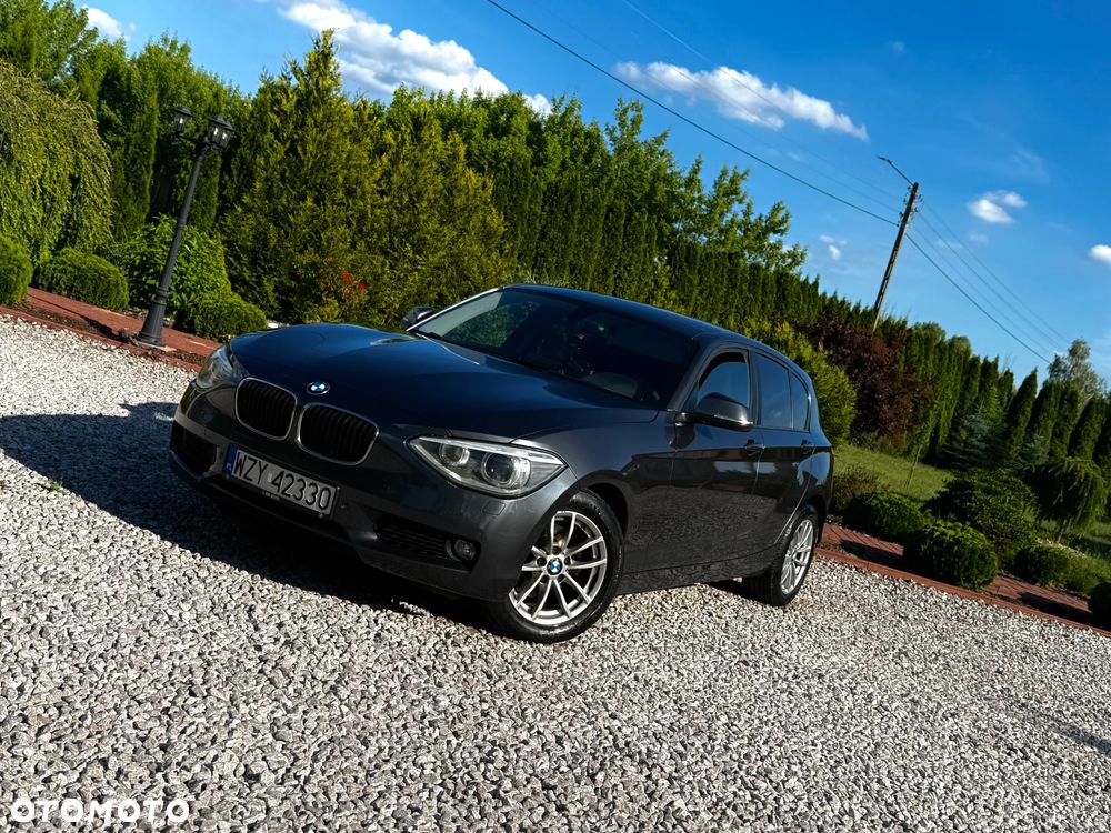 BMW Seria 1 120d Sport Line - 2
