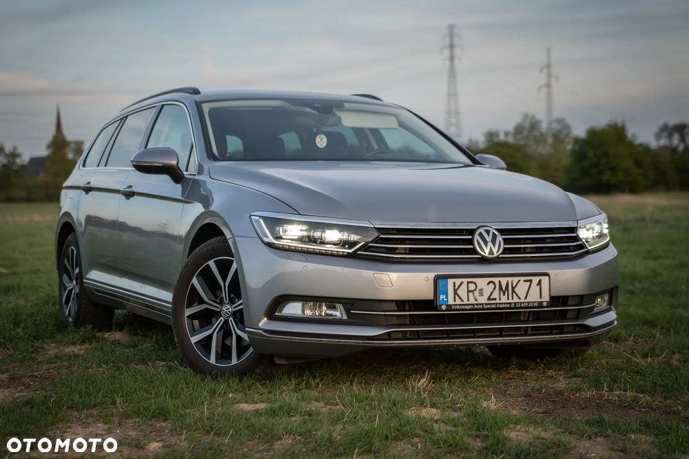 Volkswagen Passat - 1