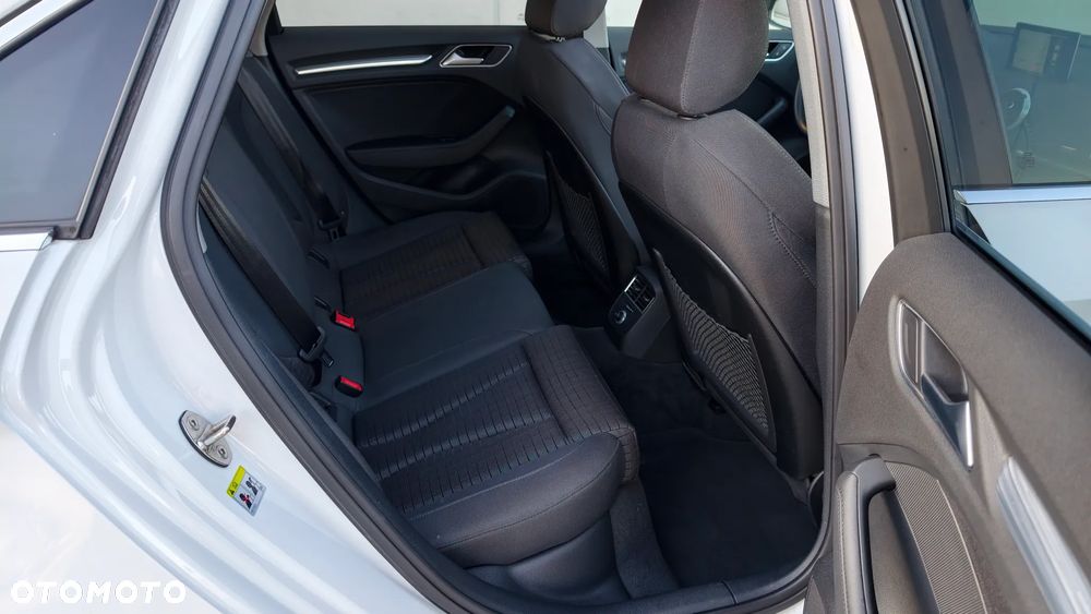 Audi A3 Limousine 1.6 TDI (clean diesel) S line Sportpaket - 25