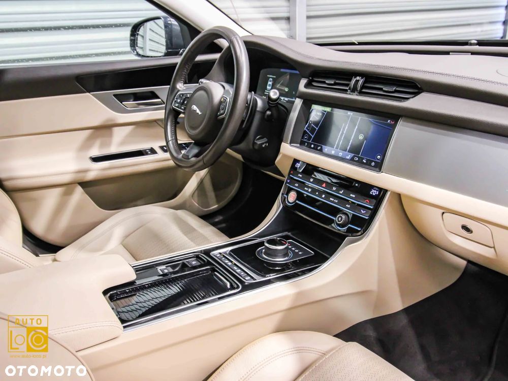 Jaguar XF E-Performance Portfolio - 15