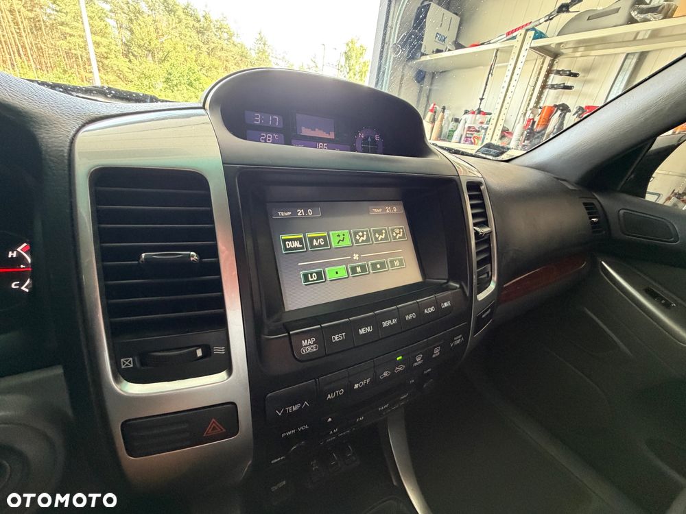 Toyota Land Cruiser - 11