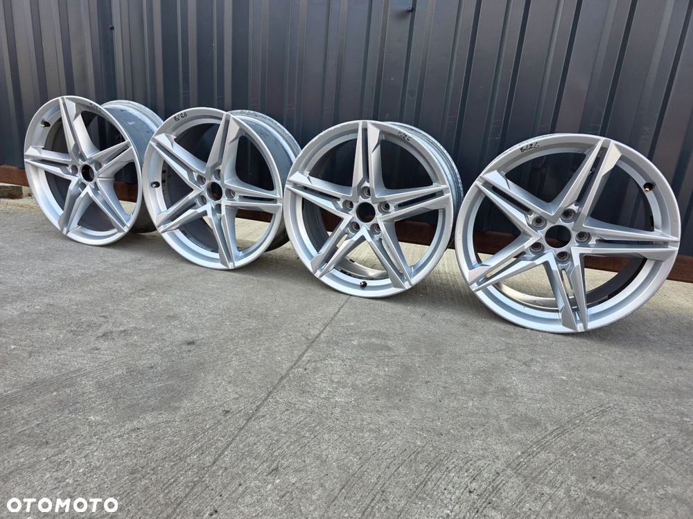 FELGA FELGI KOMPLET VW SKODA AUDI A4 B9 A5 8W 8.0J R18 ET40 8W0601025R 8/26 - 2