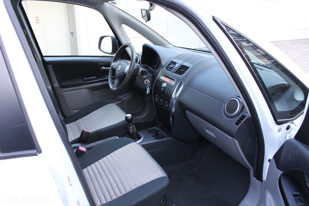 Suzuki SX4 1.6 VVT 4x4 Comfort - 16