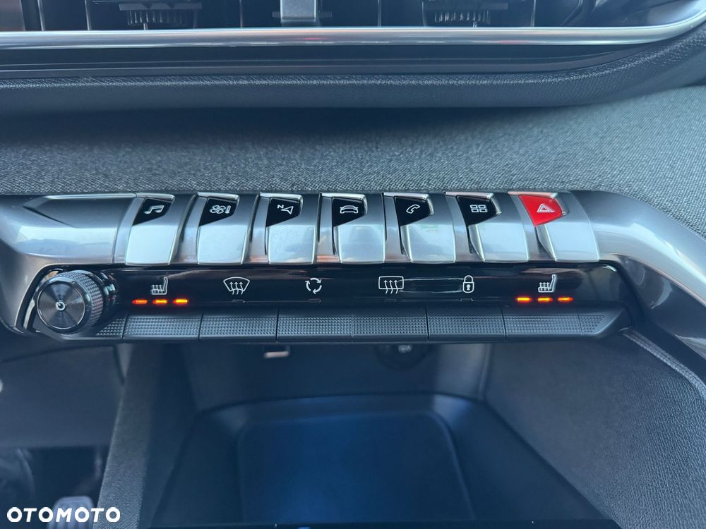 Peugeot 3008 1.2 PureTech GPF Active S&S - 28