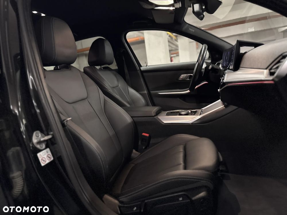 BMW Seria 3 320d xDrive M Sport sport - 22