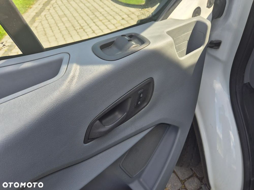 Ford Transit - 12
