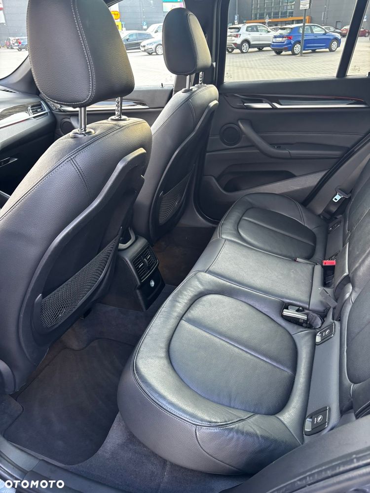 BMW X1 xDrive25i xLine - 10