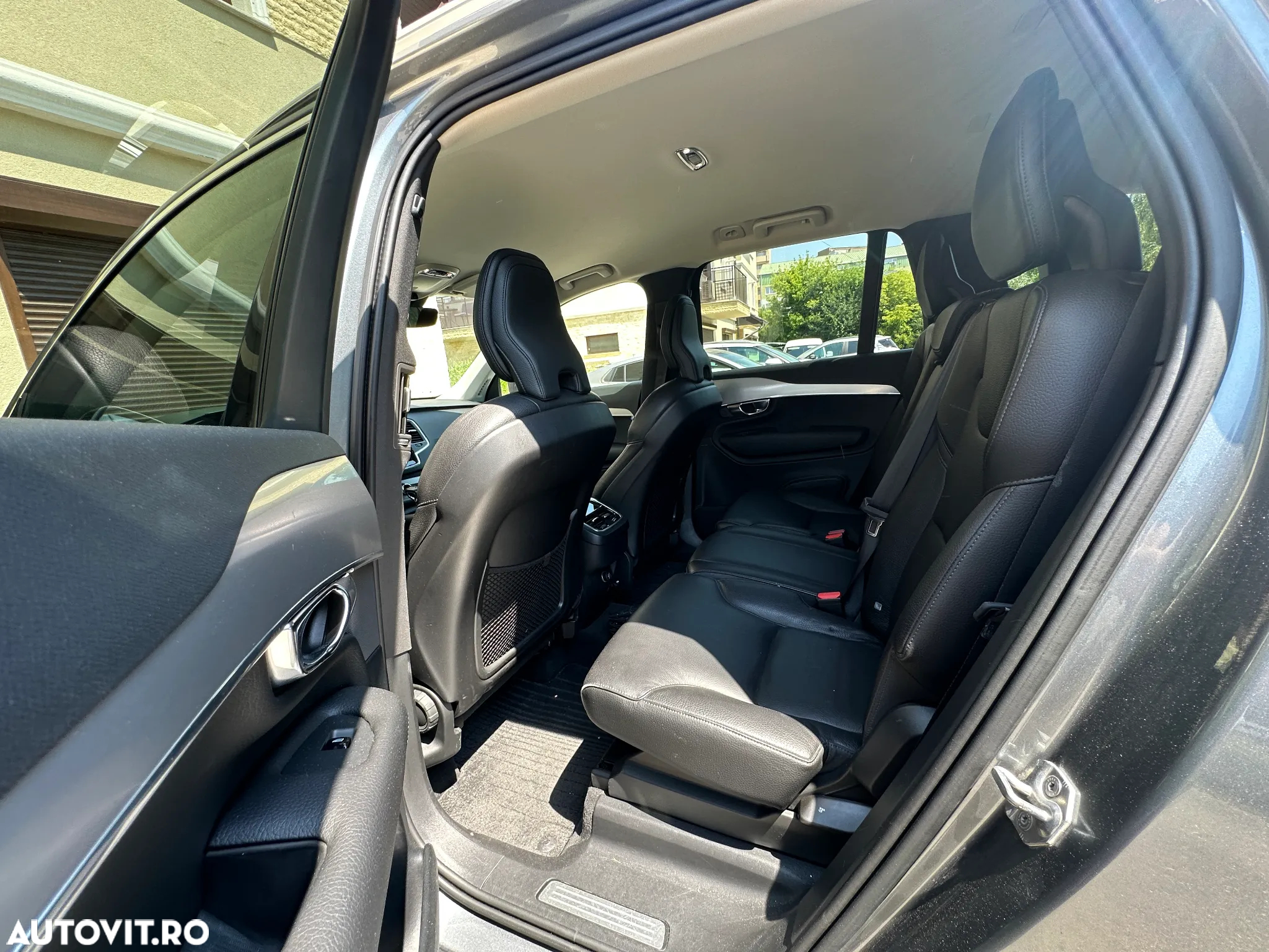 Volvo XC 90 D5 AWD Geartronic Momentum - 9