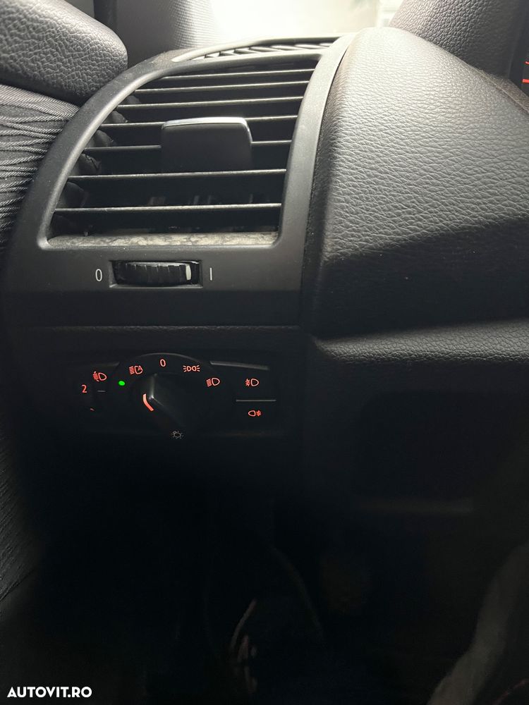 BMW Seria 1 118d - 19
