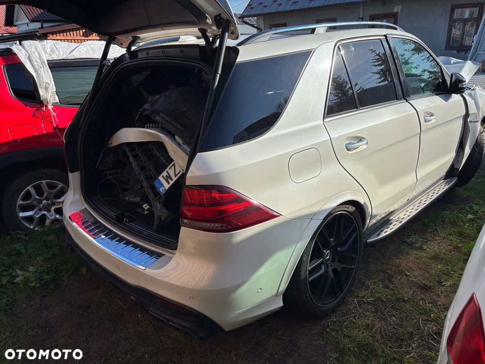 Mercedes-Benz GLE - 13