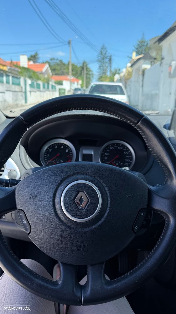 Renault Clio 1.2 16V Confort - 6