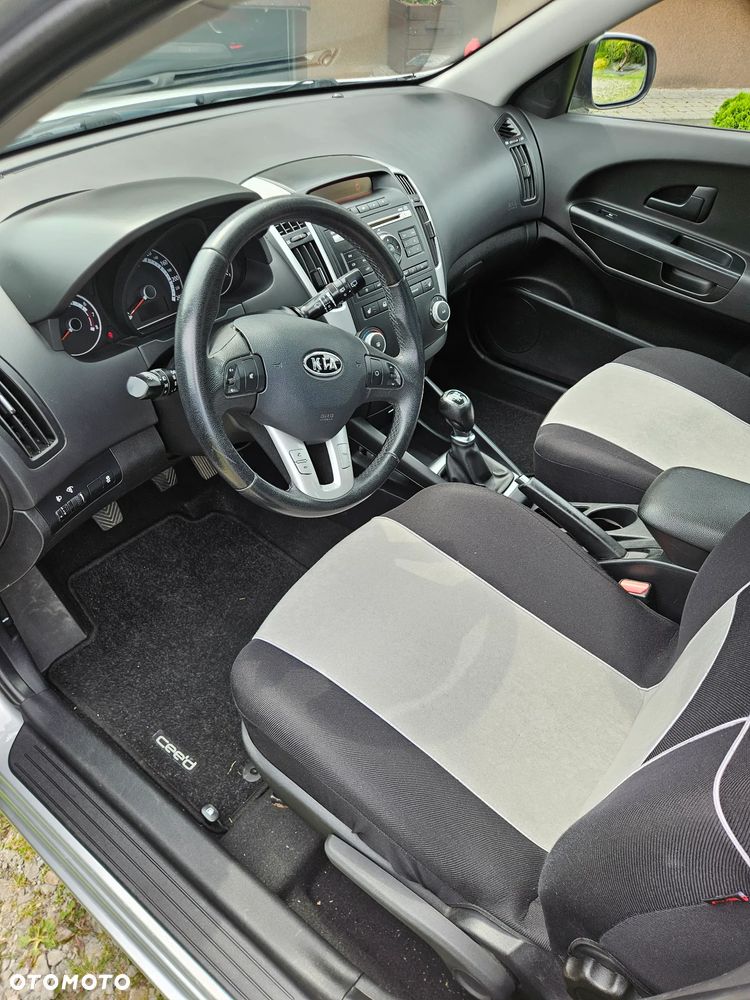 Kia Ceed 1.4 CVVT Attract - 9