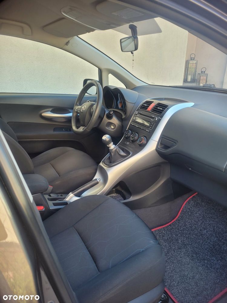 Toyota Auris 1.33 VVT-i Active - 10