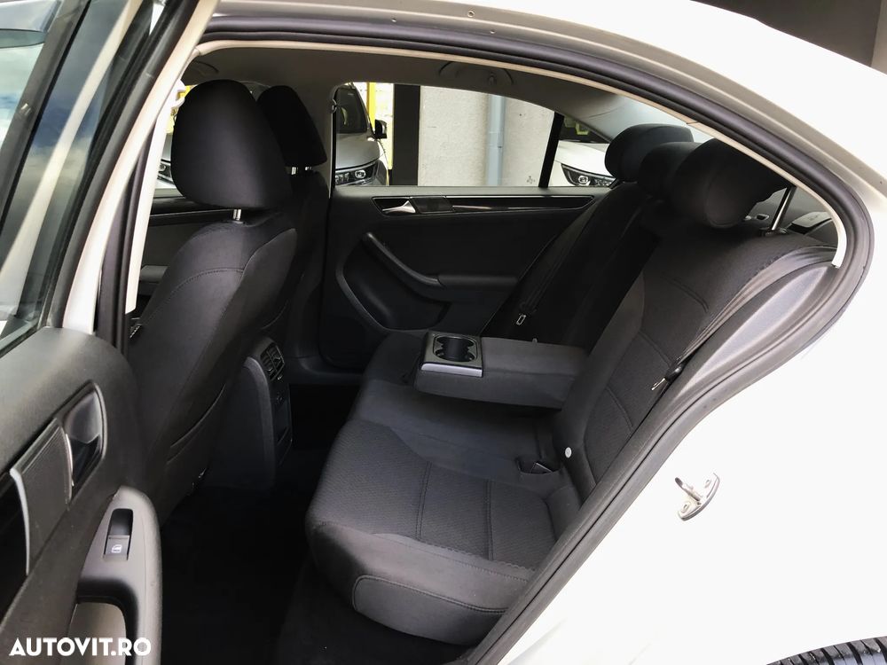 Volkswagen Jetta 1.6 TDI CR DPF DSG Highline - 8