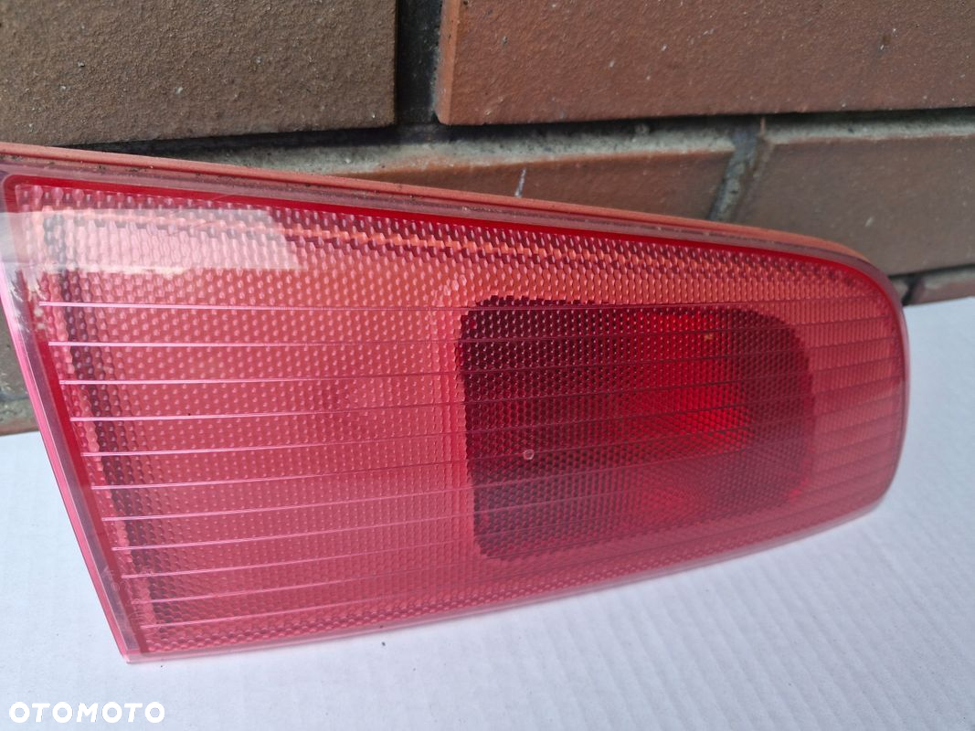 MAZDA II 2 DY LAMPA LEWA TYŁ TYLNA W KLAPĘ EUROPA - 4