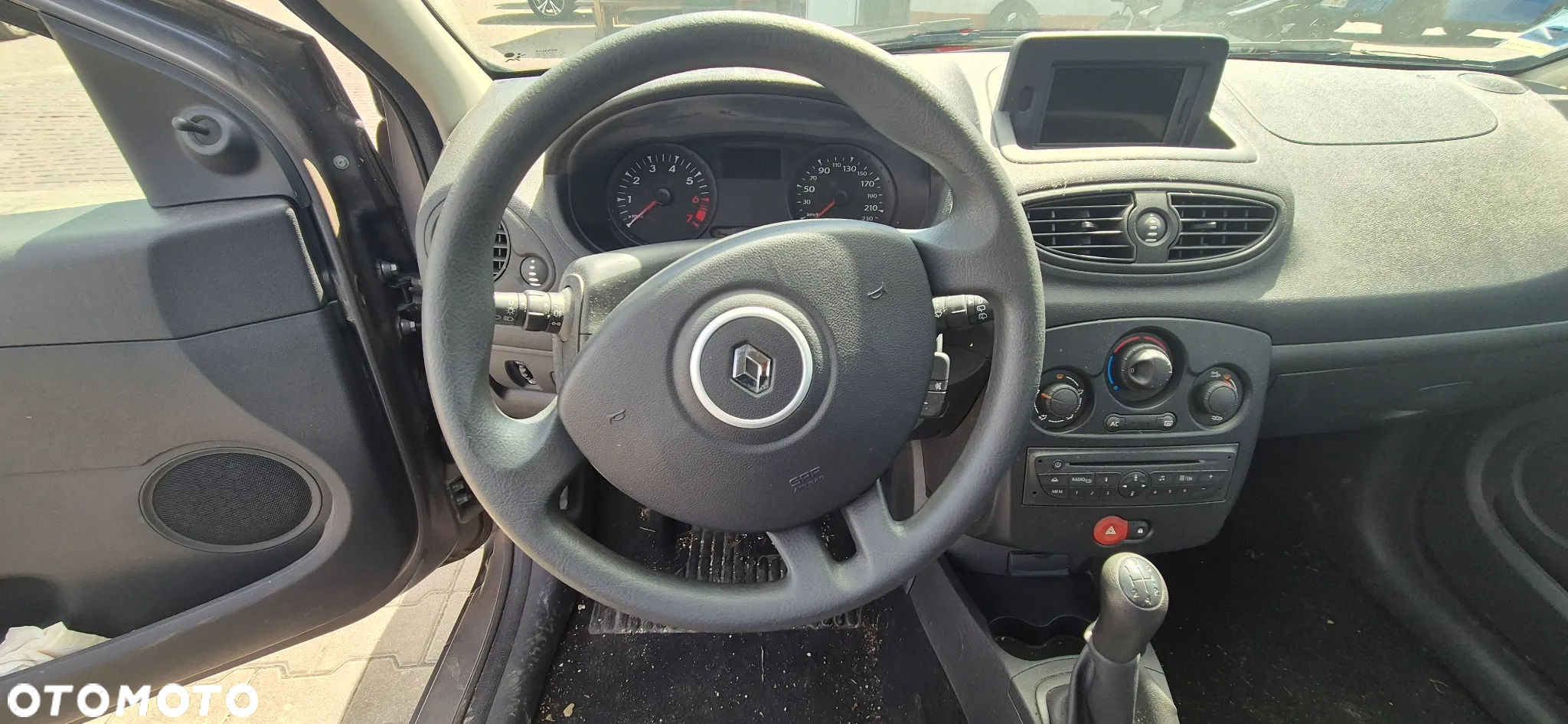 Renault Clio 1.2 16V Tech Run - 12