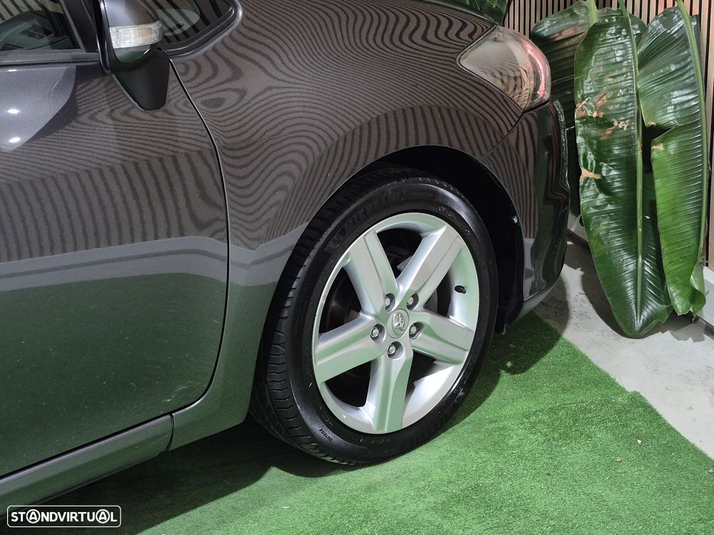 Toyota Auris 1.4 D-4D Exclusive+P.Sport - 5
