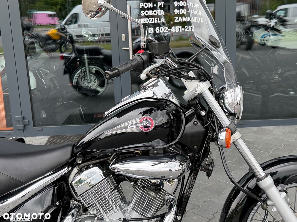 Suzuki Intruder - 8