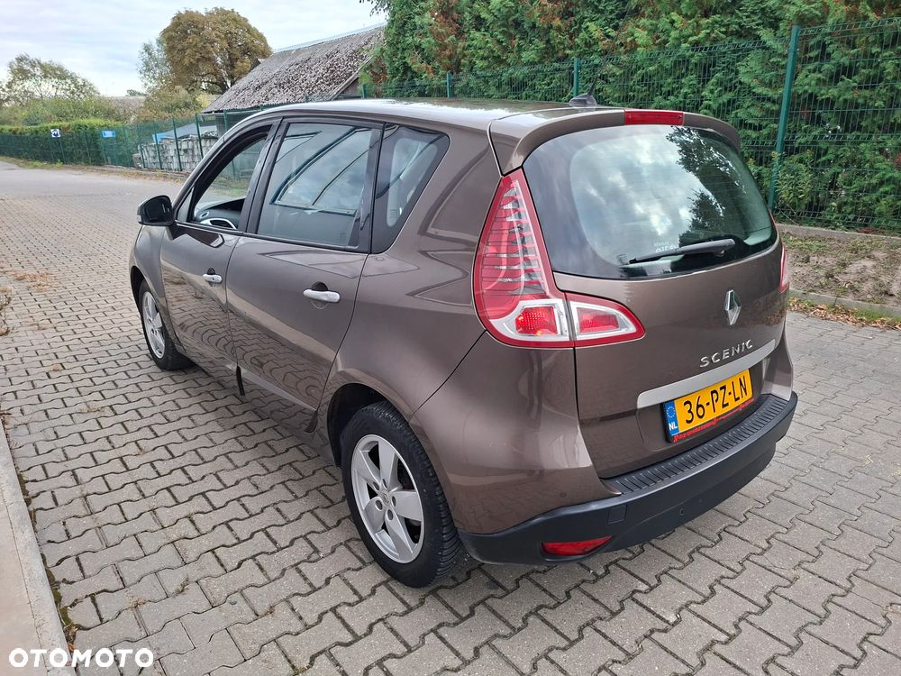 Renault Scenic 1.6 16V 110 Authentique - 24