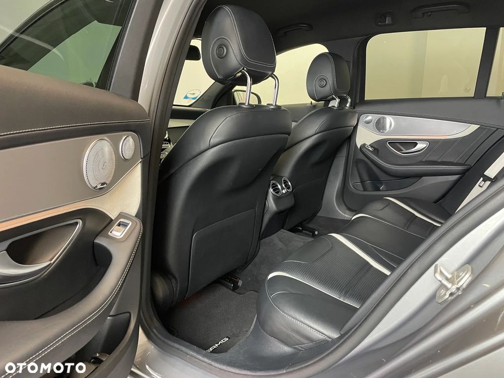 Mercedes-Benz Klasa C AMG 63 S T AMG Speedshift 7G-MCT - 14