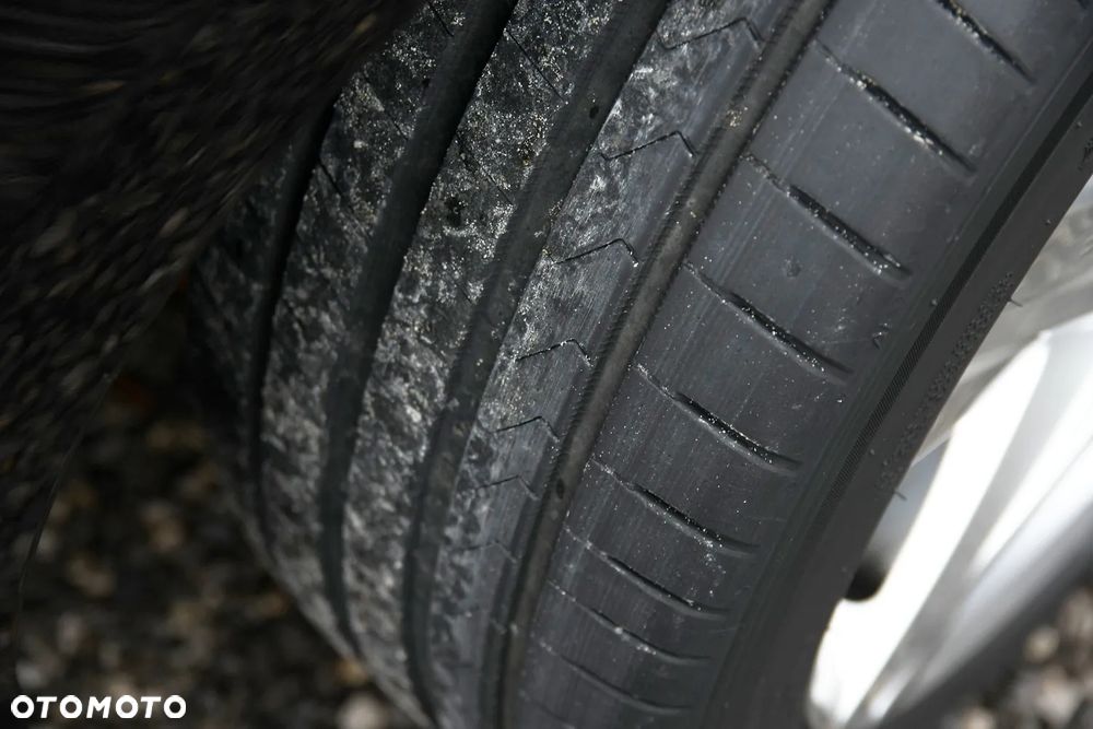 Volkswagen Passat - 34