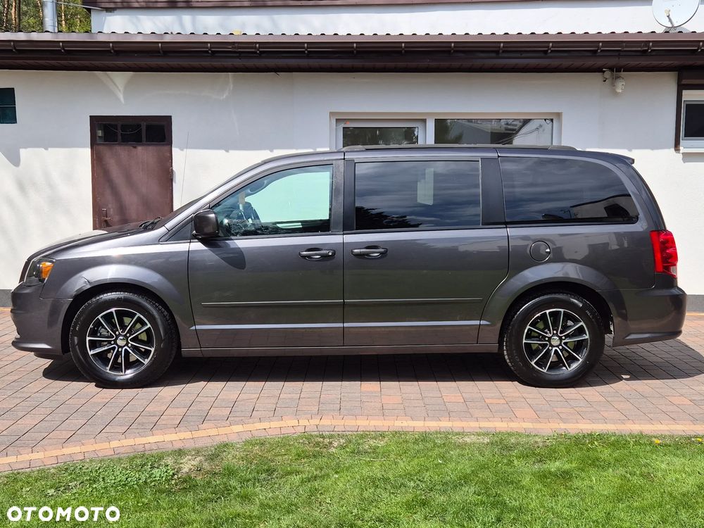 Dodge Grand Caravan - 17