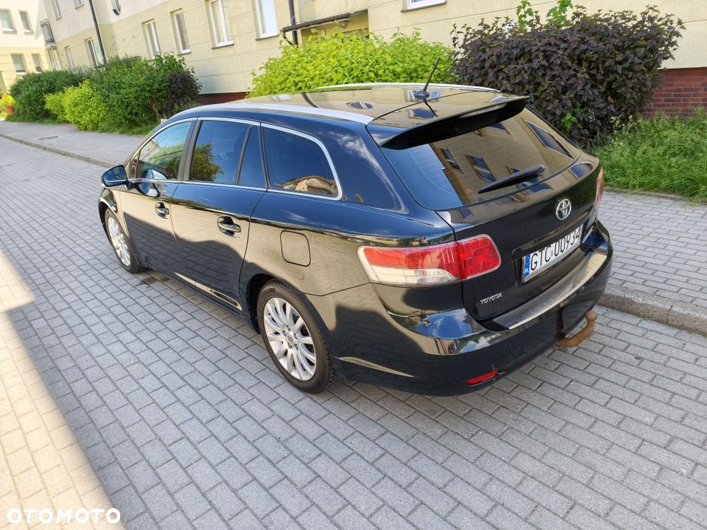 Toyota Avensis - 2