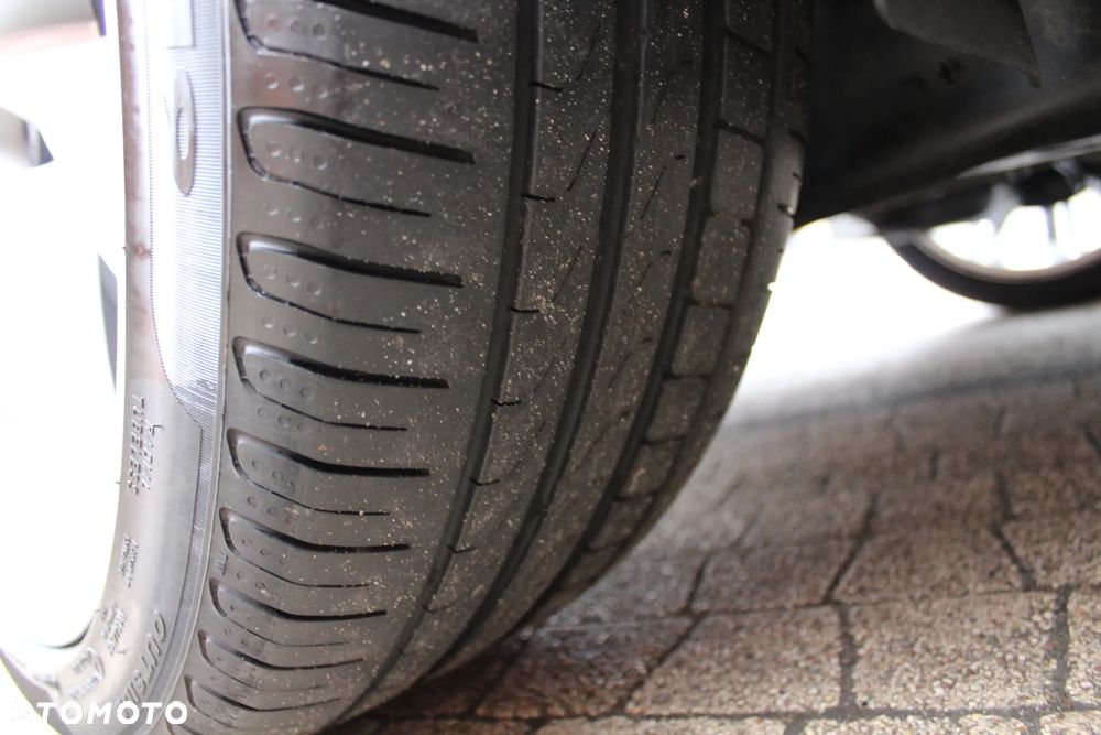 Volkswagen Passat 2.0 TDI SCR DSG 4Motion Business - 33