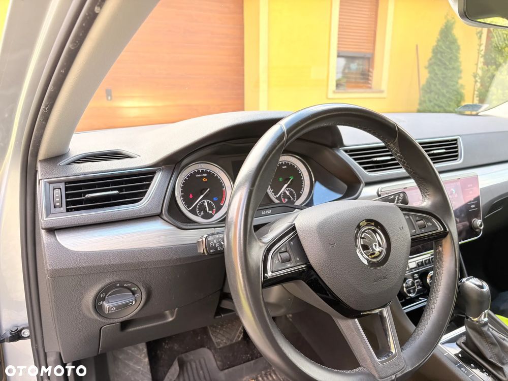 Skoda Superb 2.0 TDI Ambition DSG - 18