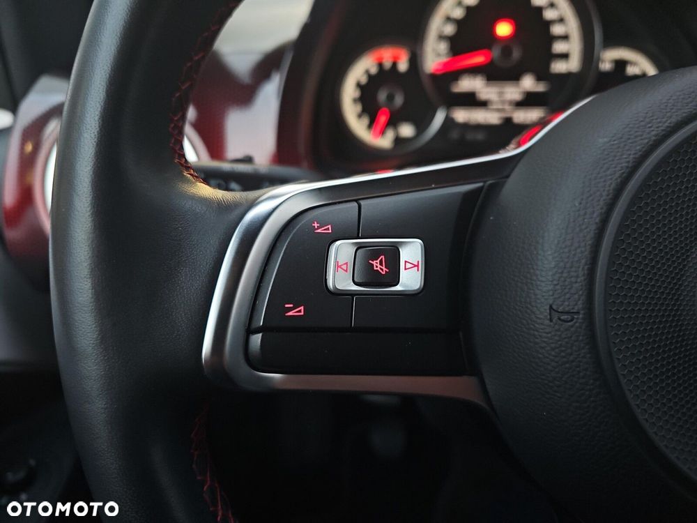 Volkswagen up! 1.0 TSI GTI - 14