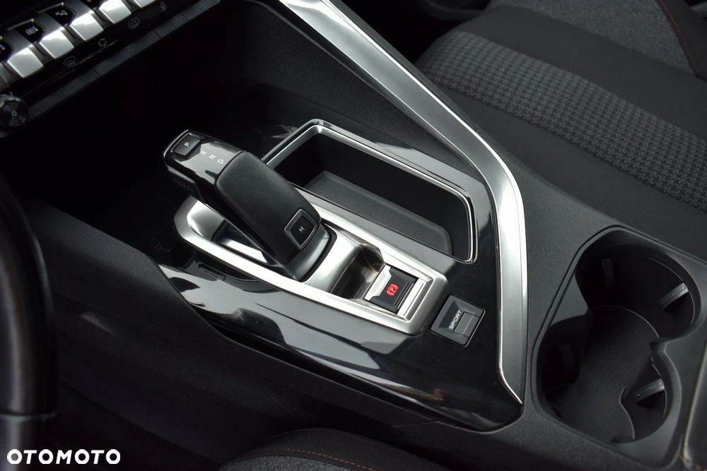 Peugeot 5008 BlueHDi 130 EAT8 Active - 32