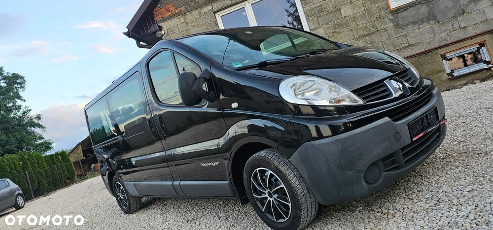 Renault Trafic 2.0 dCi 115 FAP Passenger Black Edition - 1