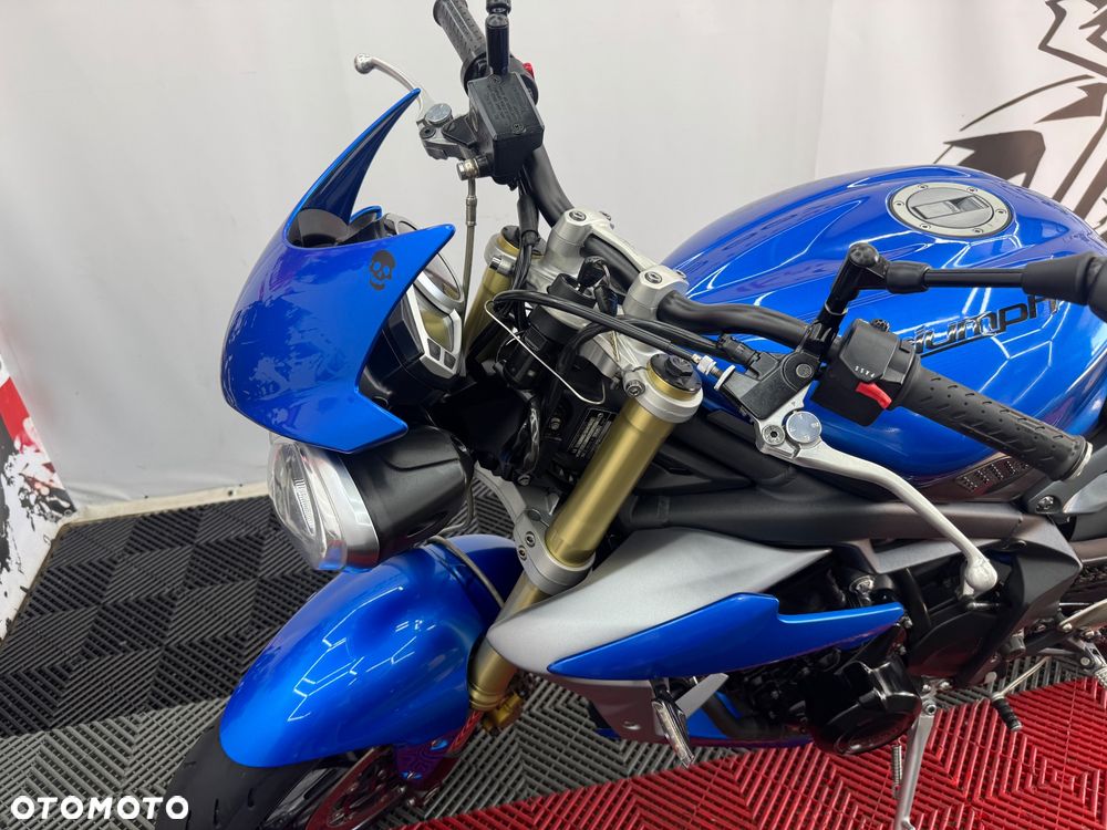 Triumph Street Triple - 11