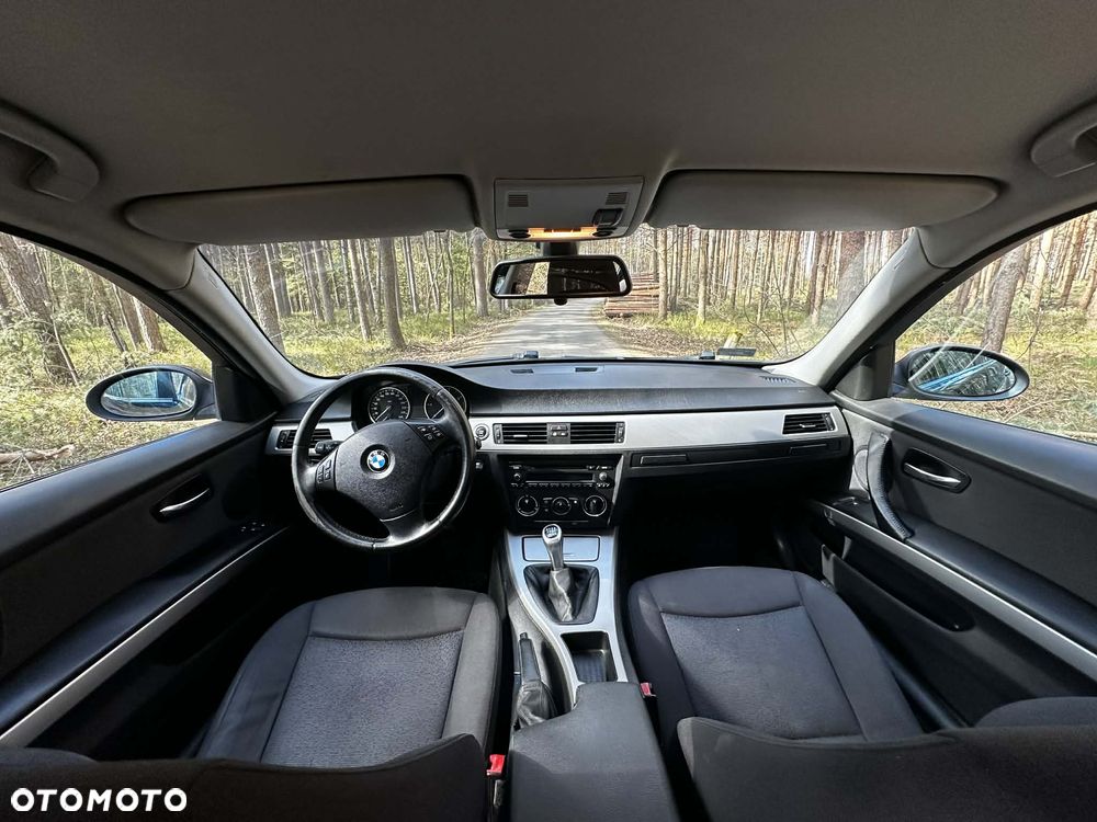 BMW Seria 3 318d DPF - 10