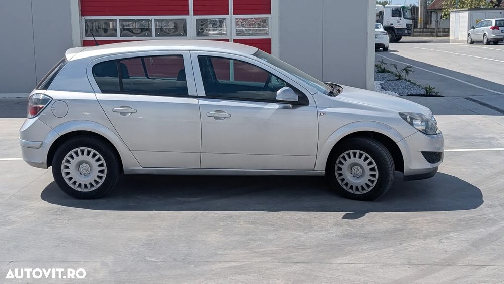 Opel Astra Classic III 1.6 - 2